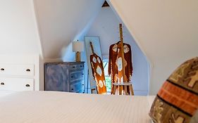 Twin Gables Of Woodstock